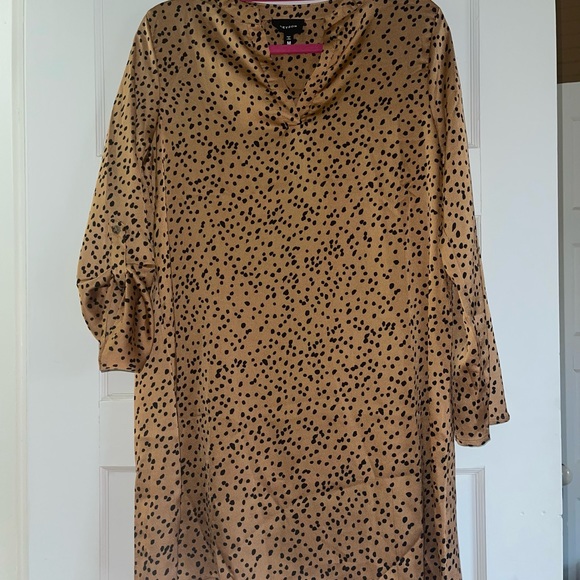 Beautiful Holiday dress - size medium - Picture 2 of 3